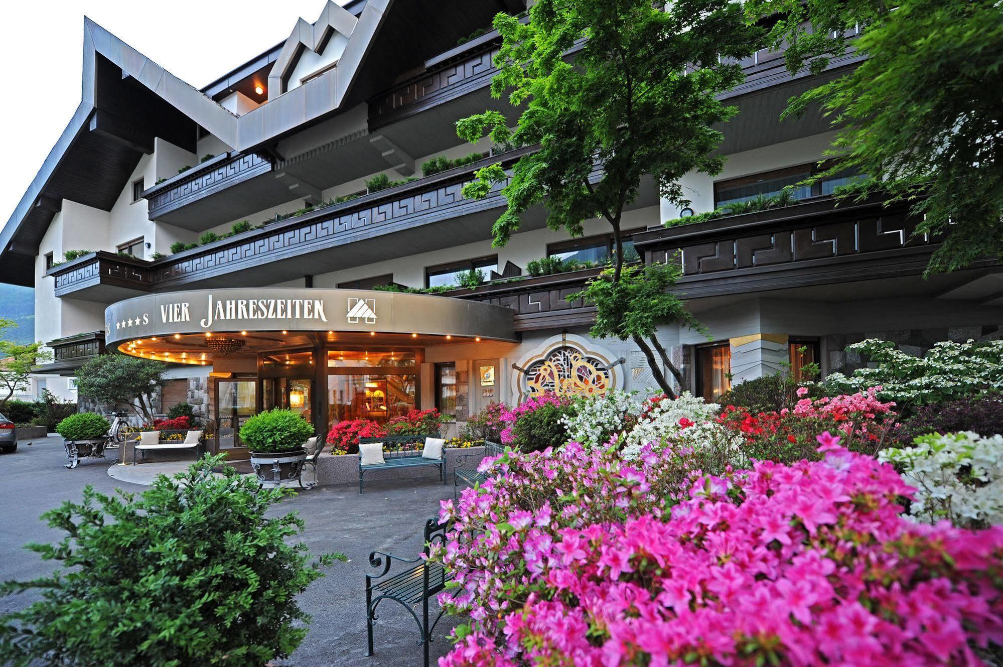 Hotel Vier Jahreszeiten Silandro Ngoại thất bức ảnh