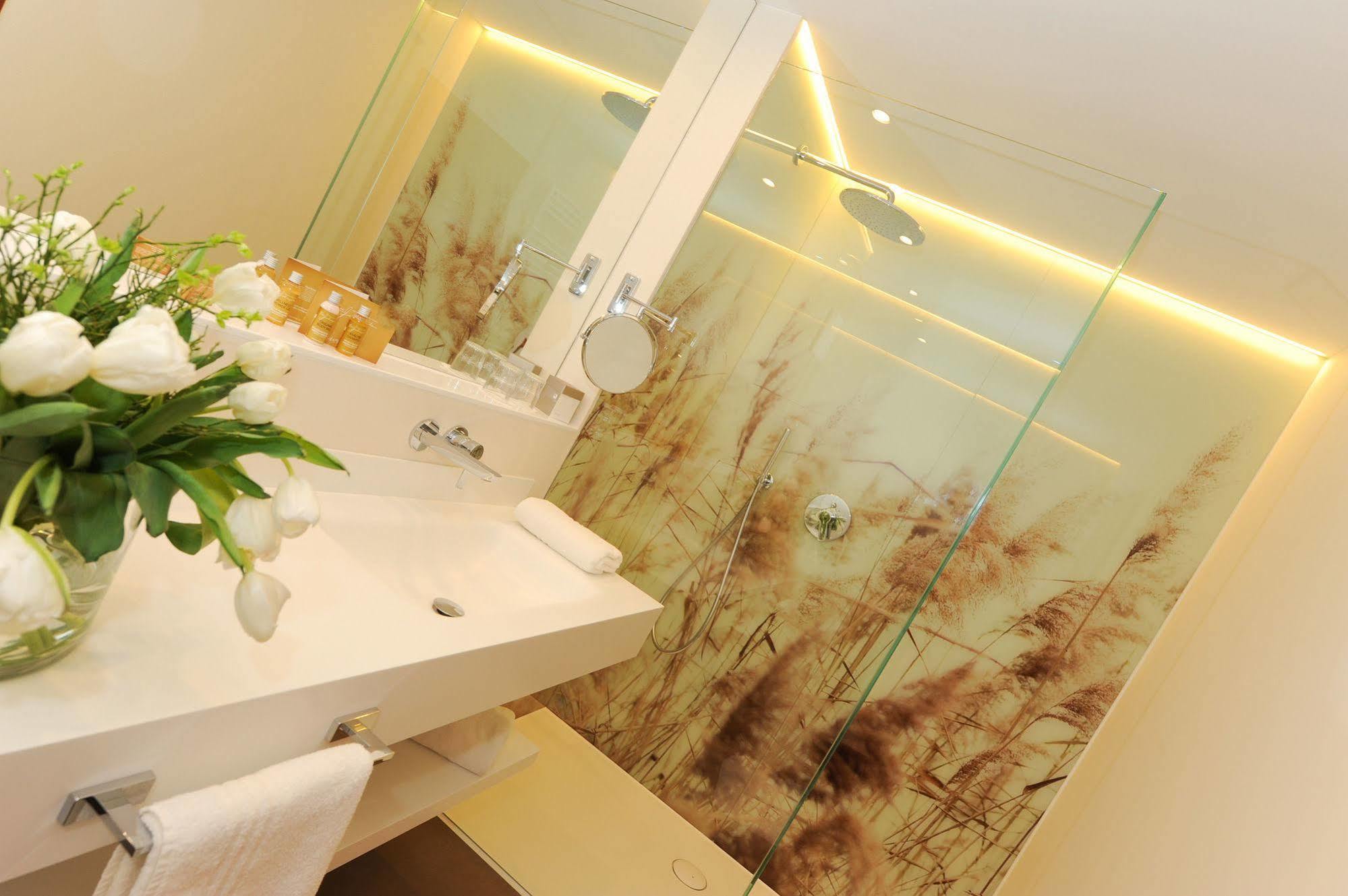 Hotel Vier Jahreszeiten Silandro Ngoại thất bức ảnh