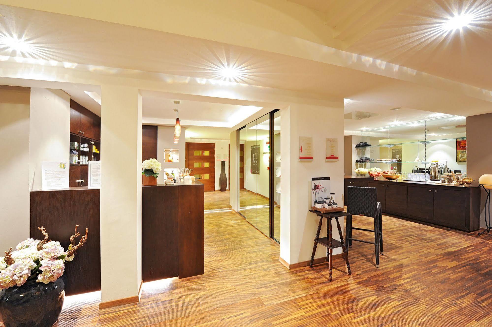 Hotel Vier Jahreszeiten Silandro Ngoại thất bức ảnh