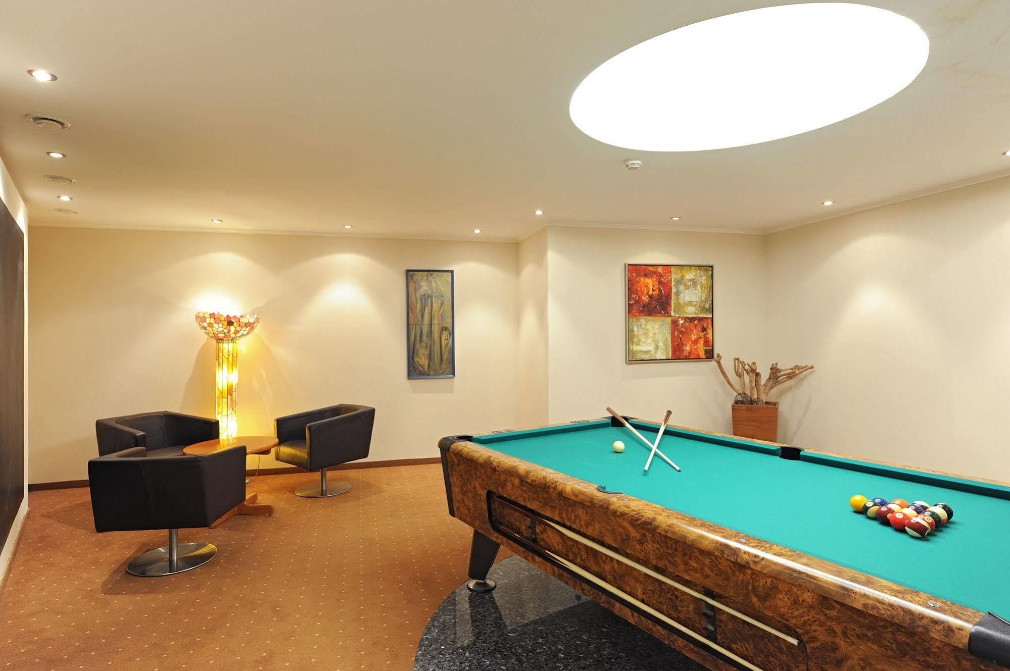 Hotel Vier Jahreszeiten Silandro Ngoại thất bức ảnh